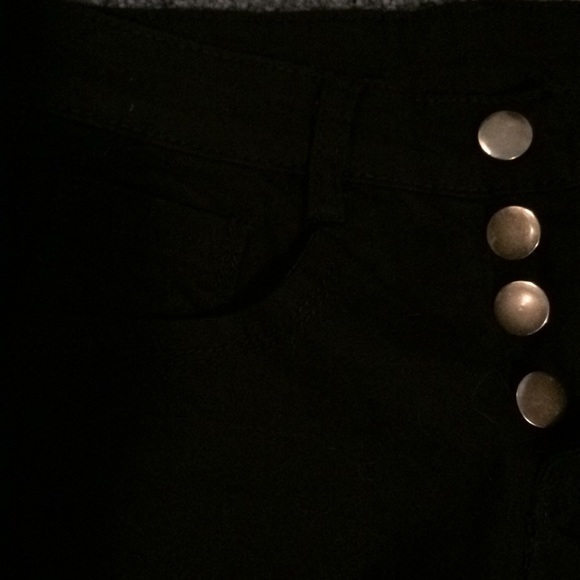 Black jean shorts - Picture 4 of 4